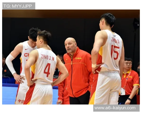 2004年中国男篮在四国赛中对阵加拿大的精彩对决与赛后分析