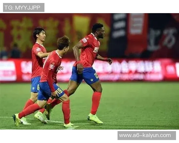 帕纳辛纳科斯与帕斯基安尼纳的激烈对决揭示足球战术与团队精神的较量